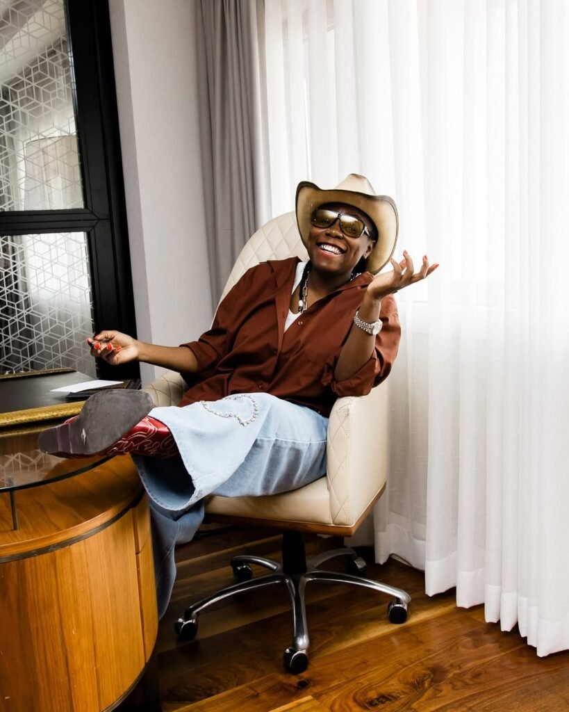 How old is Teni?