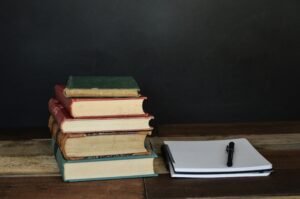 Present-day best-story structure for 2026 essay prompts