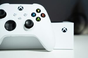 Policies: Sony Exclusives Lock-In, Microsoft Everywhere