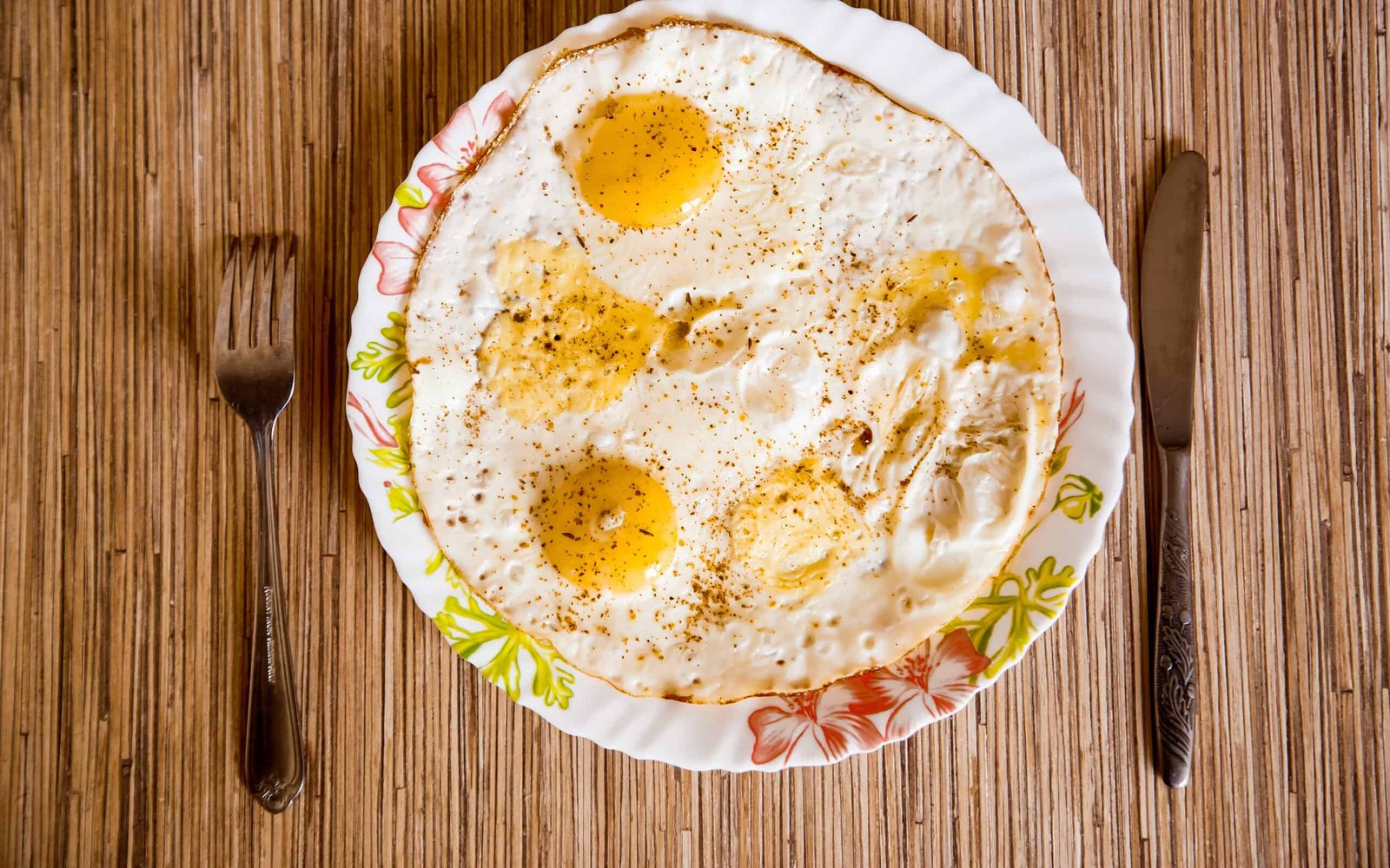How to Cook Eggs in Microwave Safely 2026 (Step-by-Step Guide)
